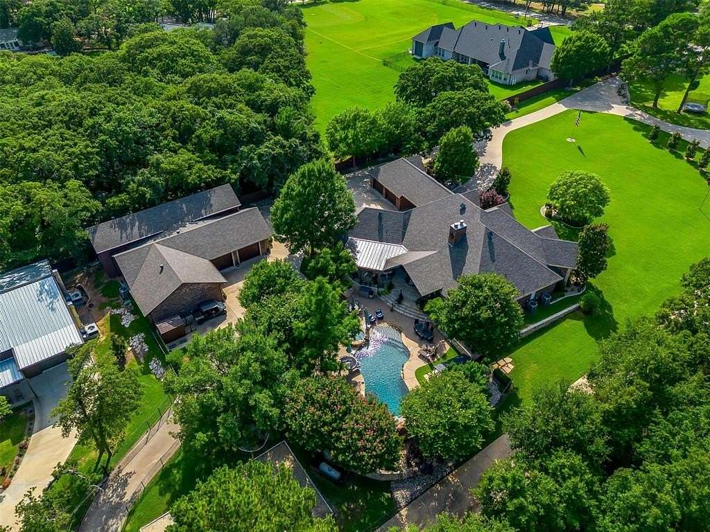 4.49 Acres of Land with Home for Sale in Burleson, Texas