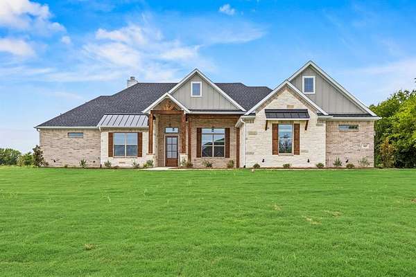 3 Acres of Residential Land with Home for Sale in Valley View, Texas