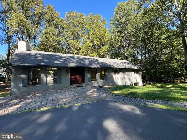 2 Acres of Residential Land with Home for Lease in Great Falls, Virginia