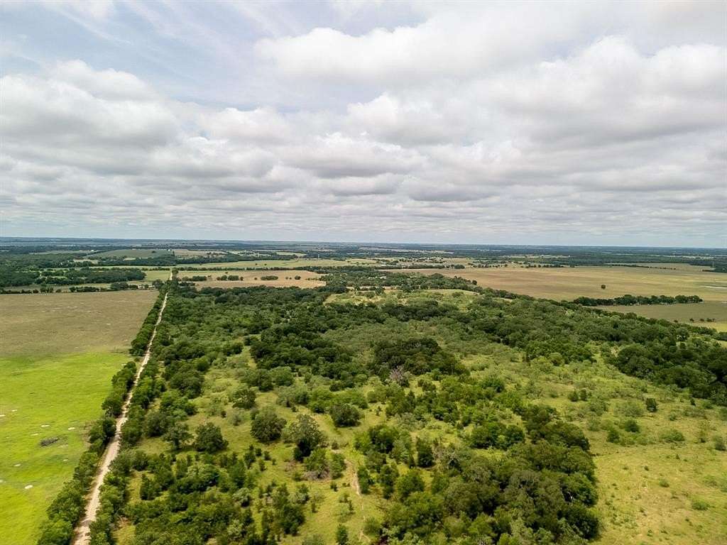 10 Acres of Land for Sale in Riesel, Texas
