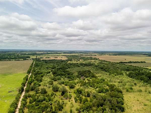 10 Acres of Land for Sale in Riesel, Texas