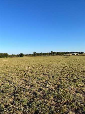 11 Acres of Land for Sale in Collinsville, Texas
