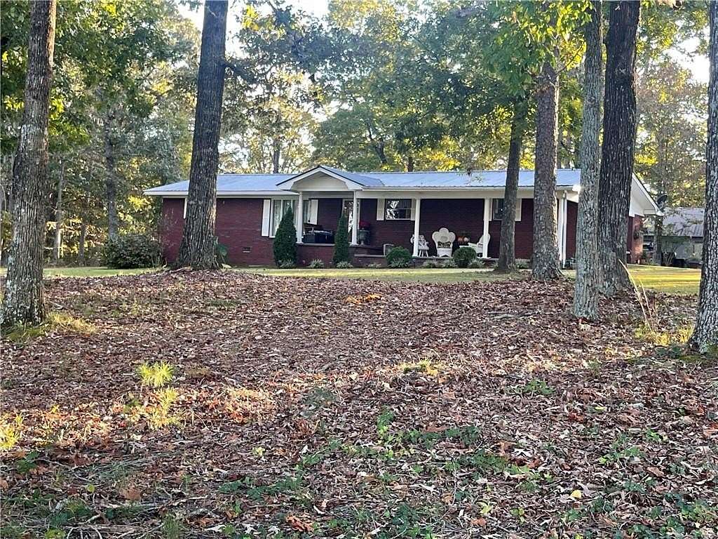 4 Acres of Commercial Land for Sale in Cornelia, Georgia