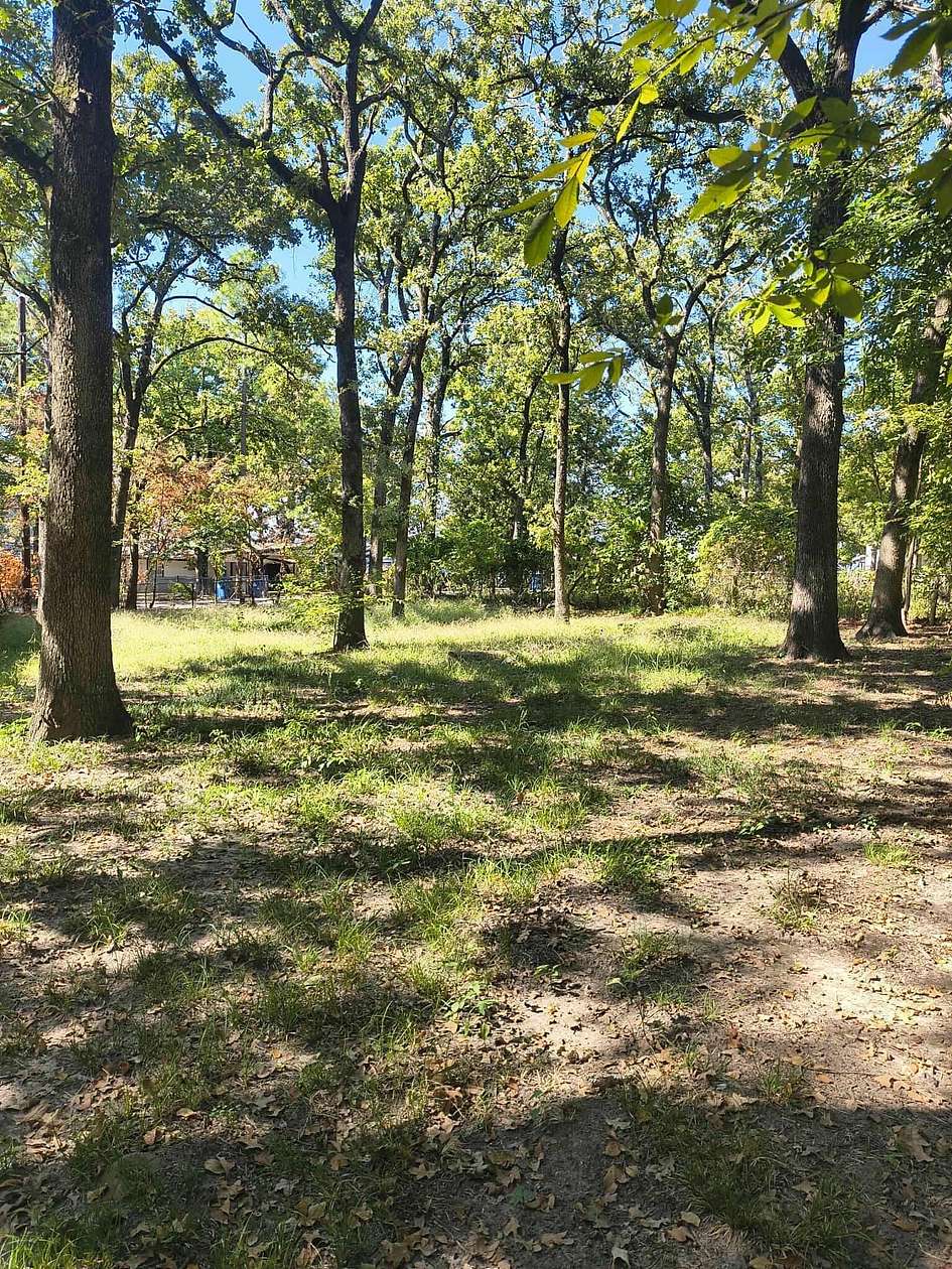 0.1 Acres of Land for Sale in Gun Barrel City, Texas