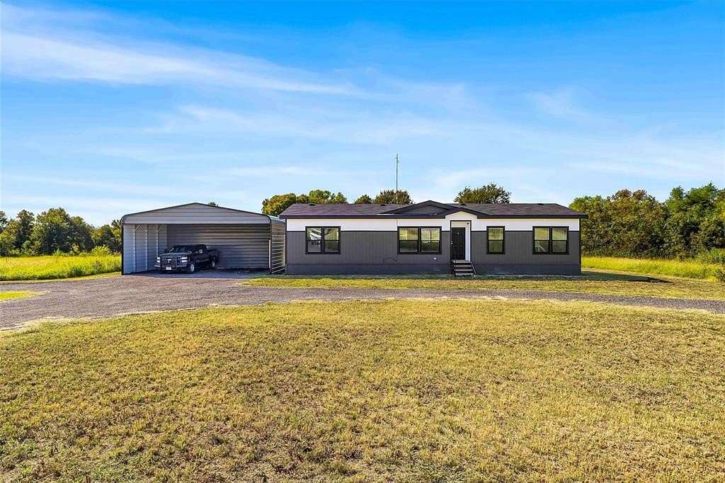 15.8 Acres of Improved Land for Sale in Eddy, Texas