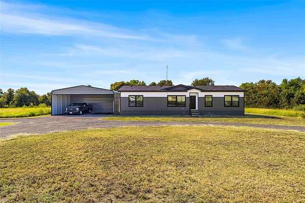 15.8 Acres of Improved Land for Sale in Eddy, Texas