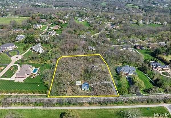 3.24 Acres of Improved Residential Land for Sale in St. Louis, Missouri