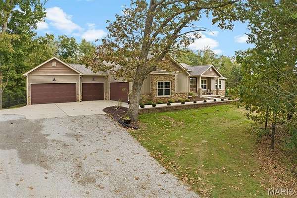 3.82 Acres of Residential Land with Home for Sale in Waterloo, Illinois