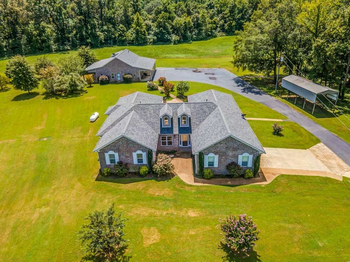 15 Acres of Land with Home for Sale in Mason, Tennessee