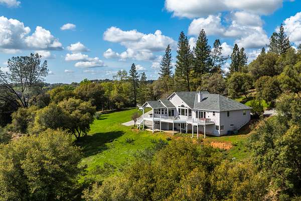 12 Acres of Land for Sale in Grass Valley, California