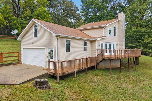 2.7 Acres of Residential Land with Home for Sale in Clarksville, Tennessee