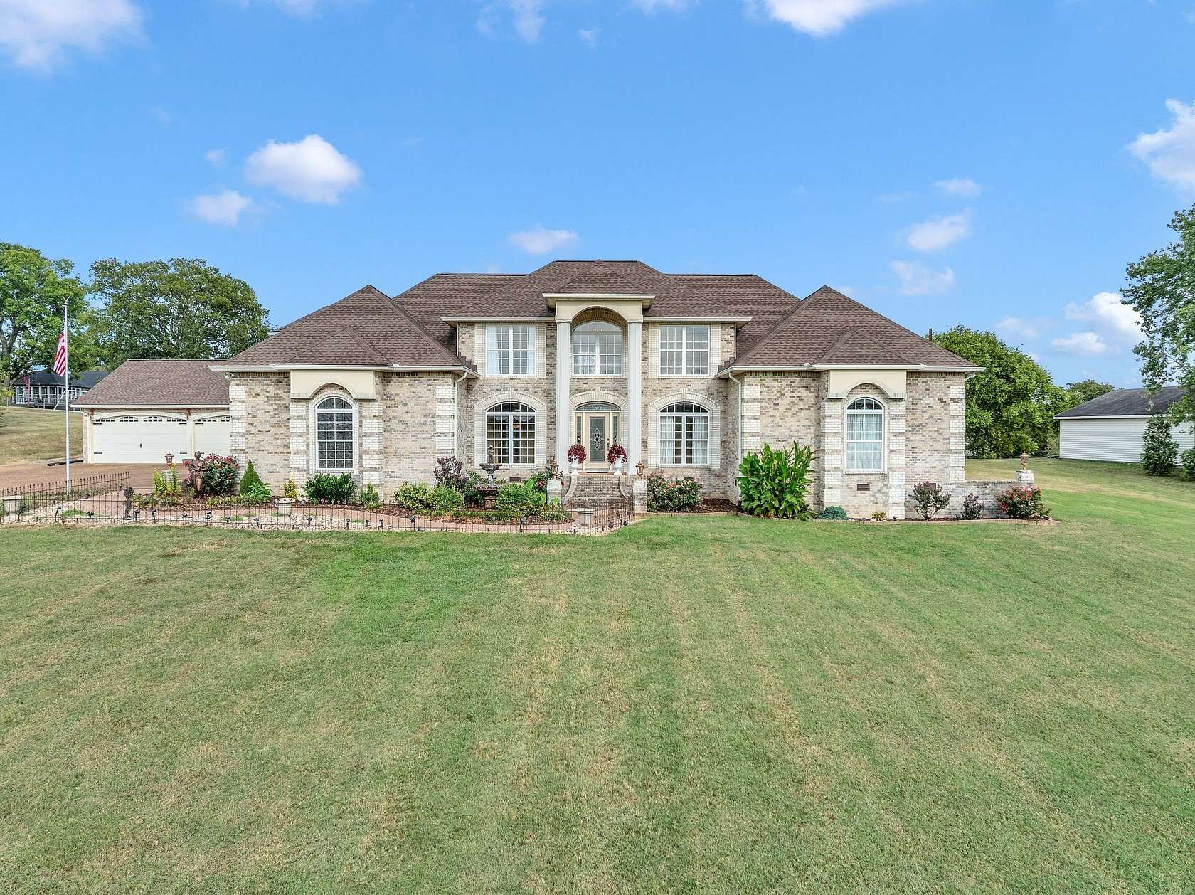 1.7 Acres of Residential Land with Home for Sale in Gallatin, Tennessee