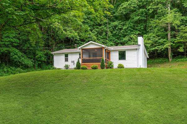 3.45 Acres of Residential Land with Home for Sale in Goodlettsville, Tennessee