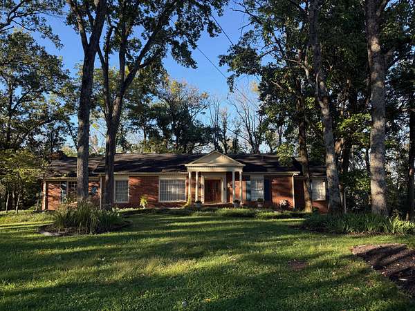 1.88 Acres of Residential Land with Home for Sale in Nashville, Tennessee