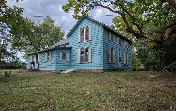 5 Acres of Residential Land with Home for Sale in Waverly, Kansas