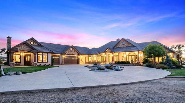 39 Acres of Land with Home for Sale in Raymond, California