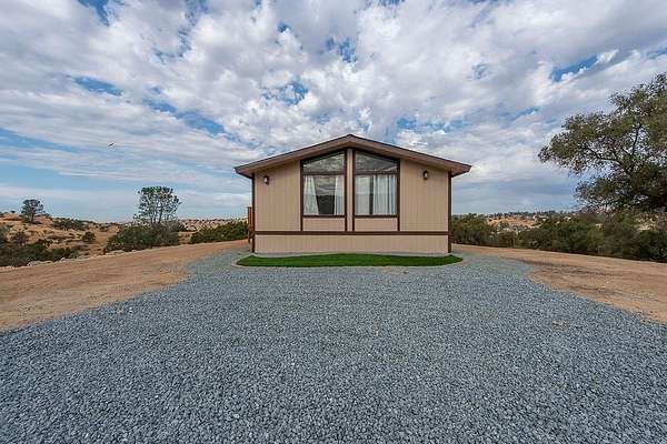 2.5 Acres of Residential Land with Home for Sale in Madera, California