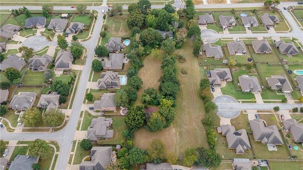 3 Acres of Improved Mixed-Use Land for Sale in Fayetteville, Arkansas