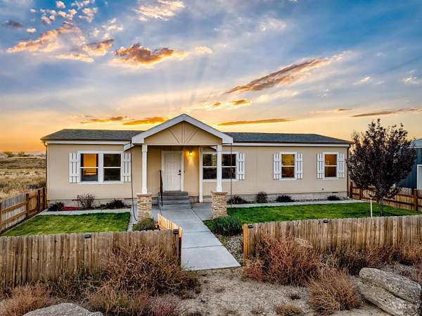 14.2 Acres of Land with Home for Sale in Parma, Idaho