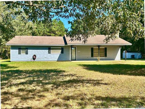 1.5 Acres of Residential Land with Home for Sale in Kilgore, Texas