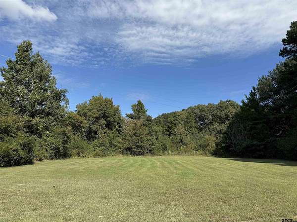 7 Acres of Mixed-Use Land for Sale in Mount Pleasant, Texas