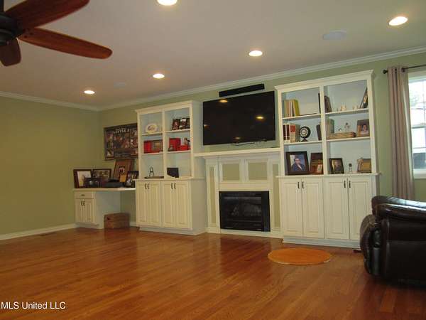 9 Acres of Land with Home for Sale in New Albany, Mississippi