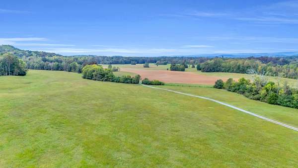 950 Acres of Recreational Land & Farm for Sale in Dayton, Tennessee