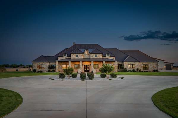 10.4 Acres of Land with Home for Sale in Idalou, Texas