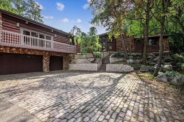 15 Acres of Land with Home for Sale in Barrington Hills, Illinois