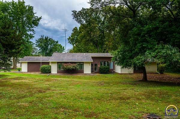 10 Acres of Residential Land with Home for Sale in Topeka, Kansas