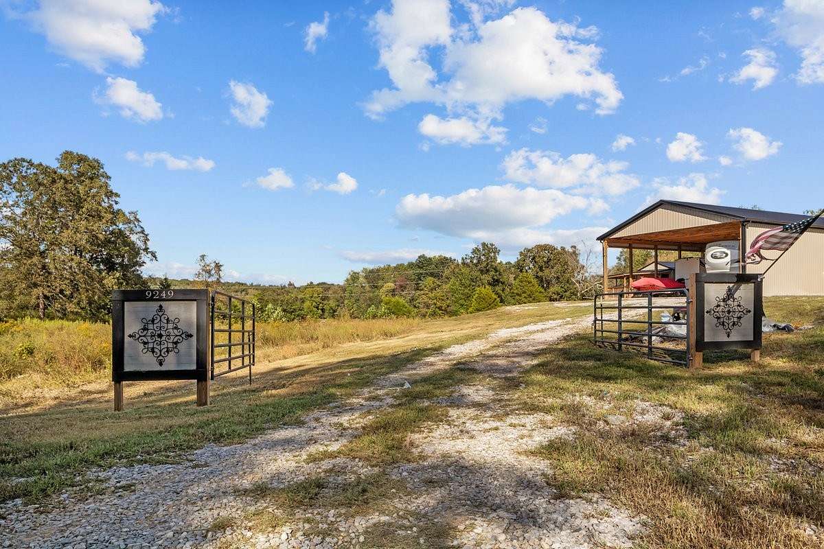 4.6 Acres of Residential Land with Home for Sale in Erin, Tennessee