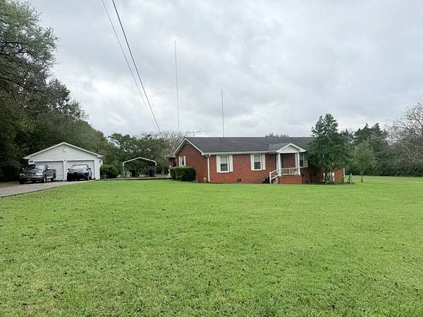 2 Acres of Residential Land with Home for Sale in Lebanon, Tennessee