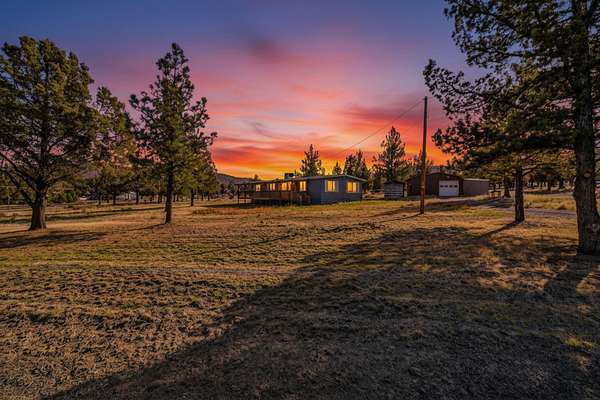 1.9 Acres of Residential Land with Home for Sale in Prineville, Oregon