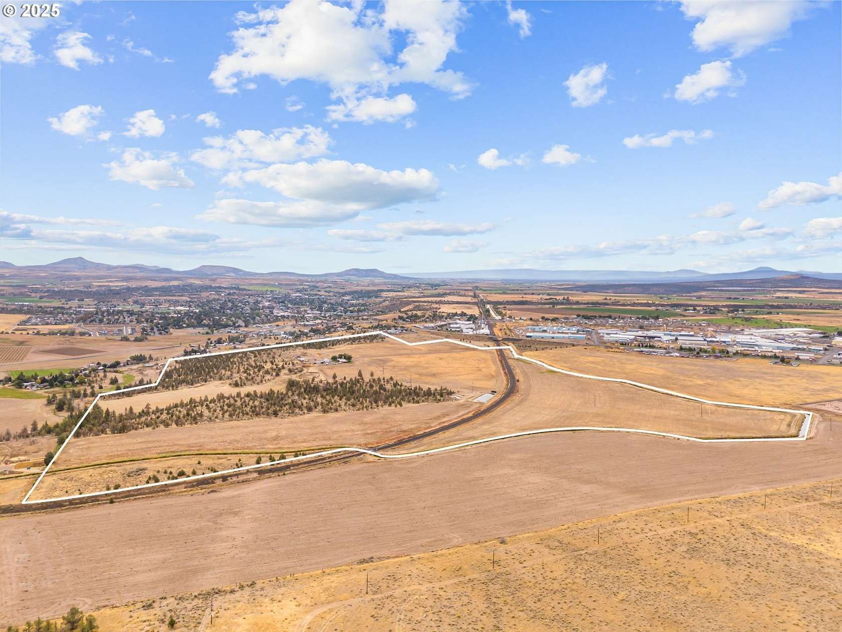 159 Acres of Improved Land for Sale in Madras, Oregon