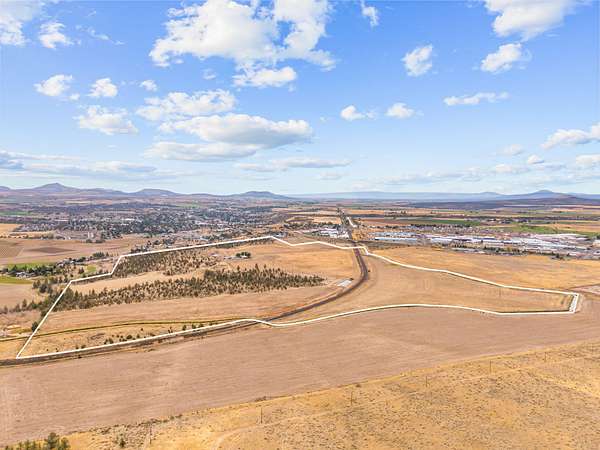 159 Acres of Improved Land for Sale in Madras, Oregon