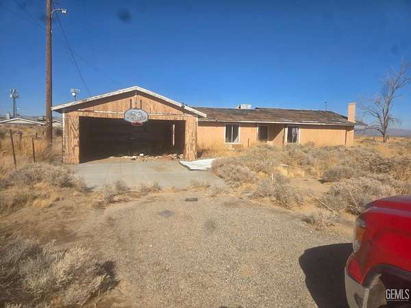 2.55 Acres of Residential Land with Home for Sale in Cantil, California