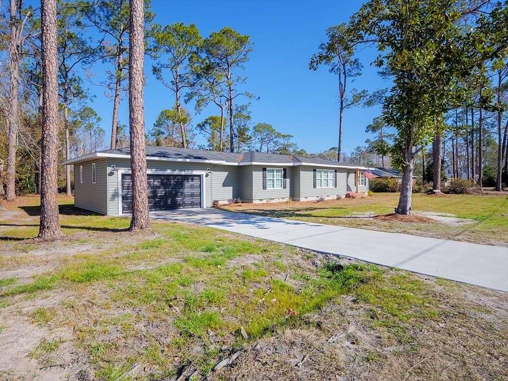 2 Acres of Residential Land with Home for Sale in Homerville, Georgia