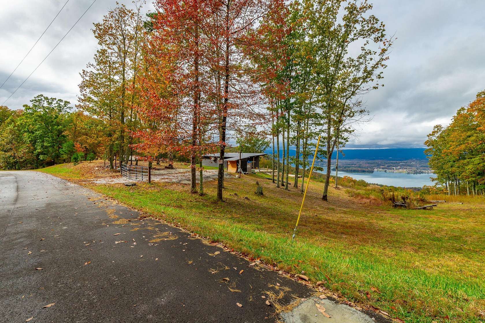 7.89 Acres of Residential Land with Home for Sale in South Pittsburg, Tennessee