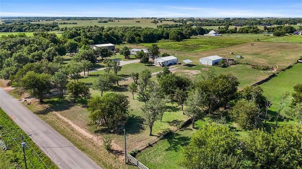 5 Acres of Residential Land with Home for Sale in Yukon, Oklahoma