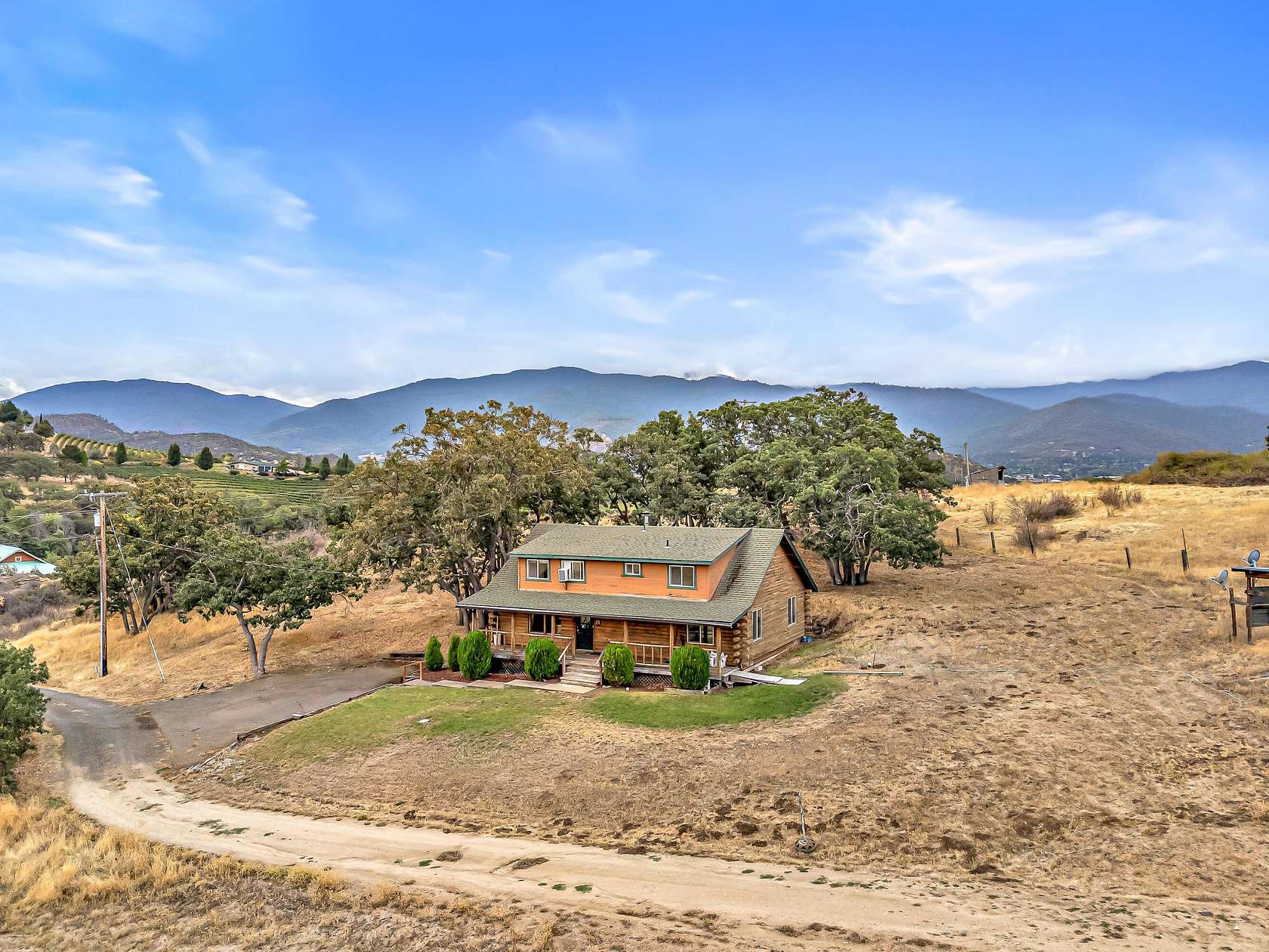 10.1 Acres of Land with Home for Sale in Ashland, Oregon