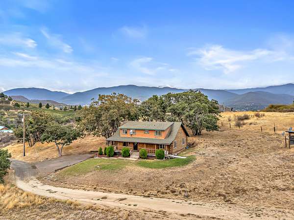 10.1 Acres of Land with Home for Sale in Ashland, Oregon