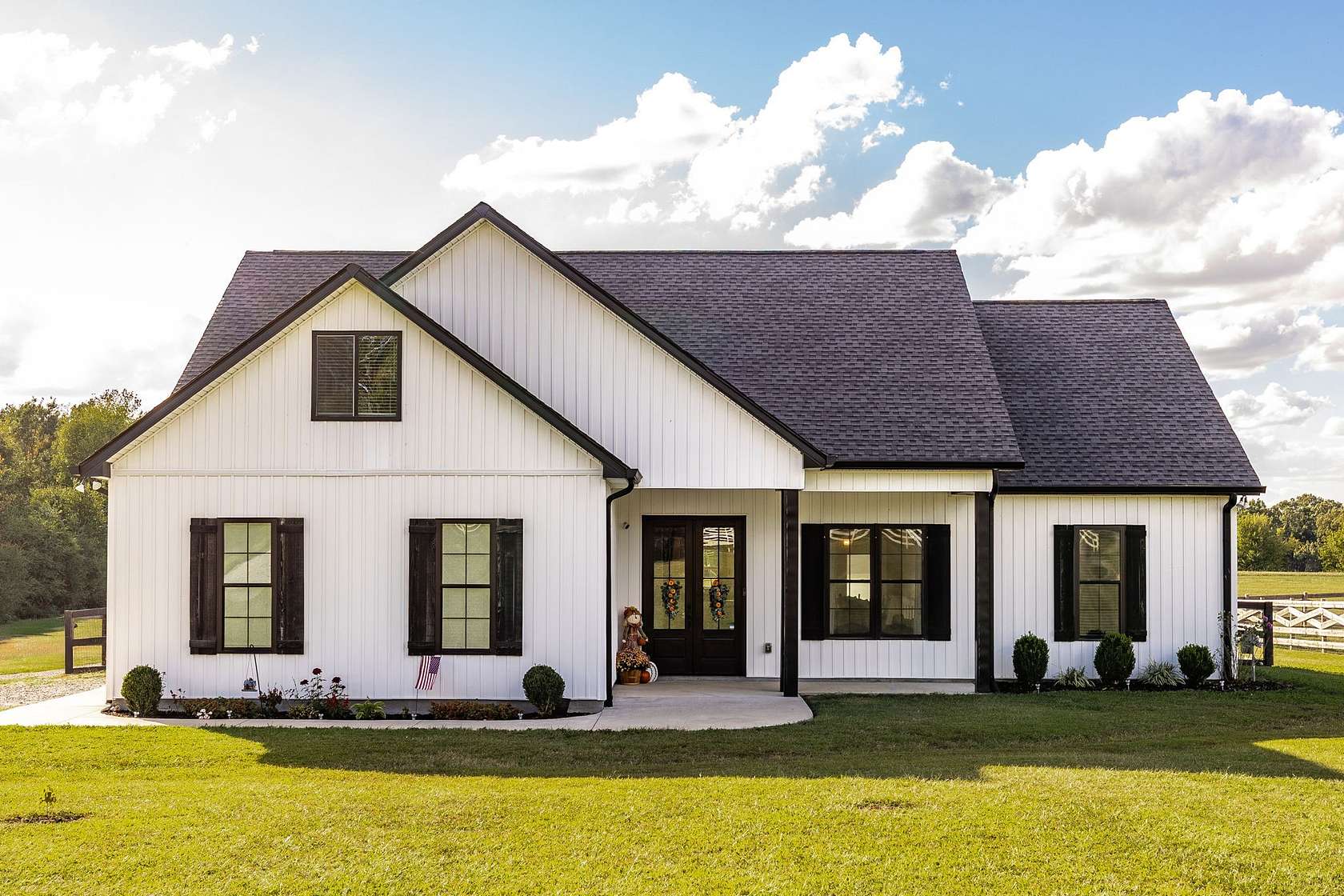 2 Acres of Residential Land with Home for Sale in Cottontown, Tennessee