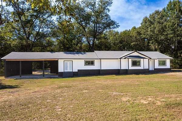 5.47 Acres of Land with Home for Sale in Pittsburg, Texas