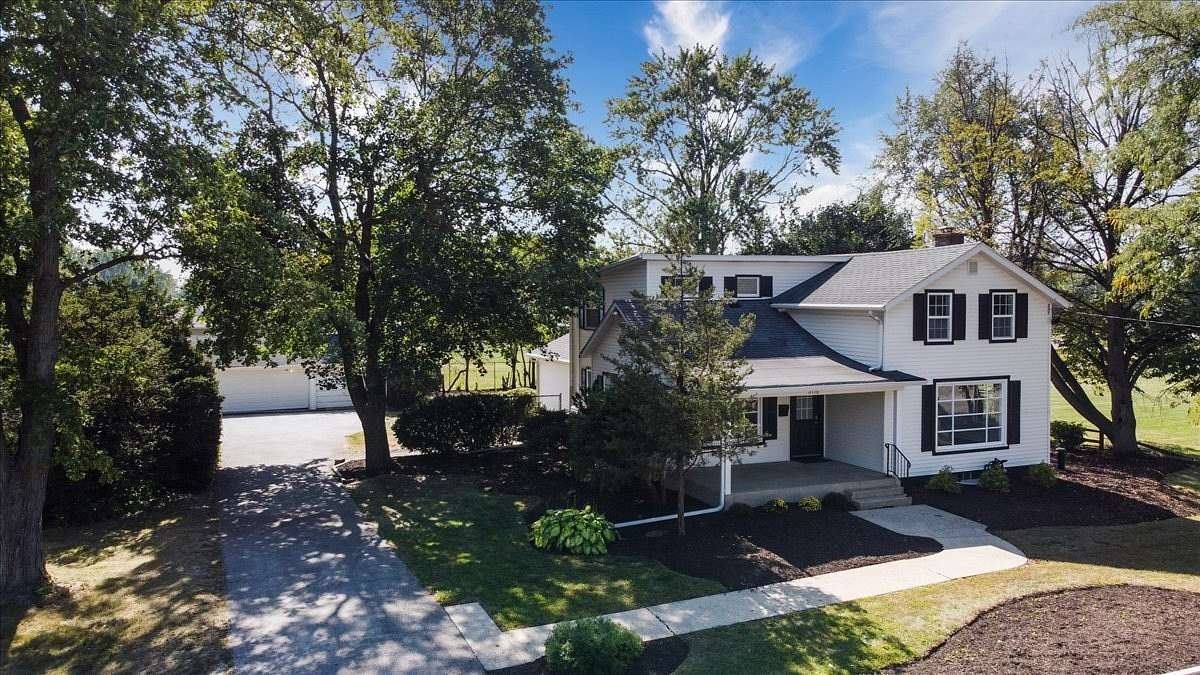 3 Acres of Residential Land with Home for Sale in Joliet, Illinois