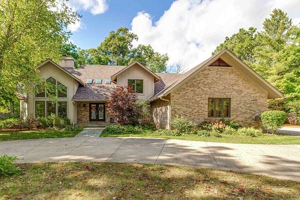 2 Acres of Residential Land with Home for Sale in Riverwoods, Illinois