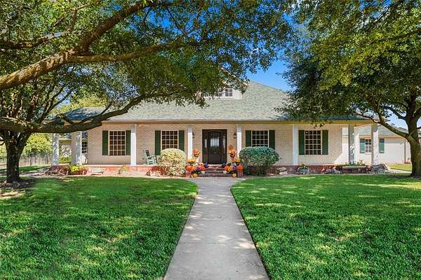 4.33 Acres of Residential Land with Home for Sale in Midlothian, Texas