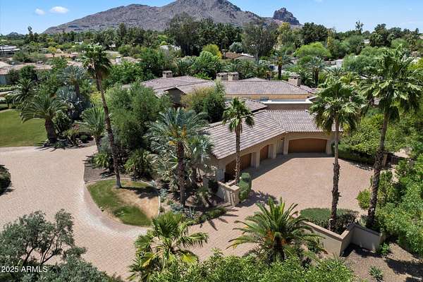 1.73 Acres of Residential Land with Home for Sale in Paradise Valley, Arizona