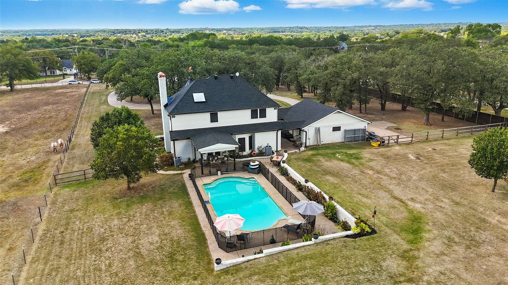 4.24 Acres of Land with Home for Sale in Hudson Oaks, Texas