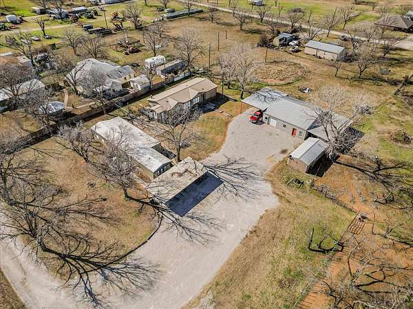 1.5 Acres of Land with Home for Sale in Mineral Wells, Texas