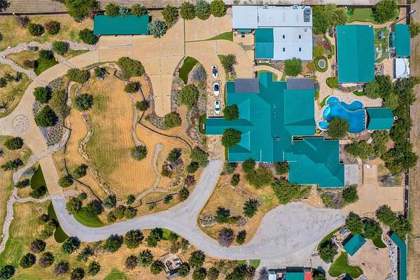 5.16 Acres of Improved Mixed-Use Land for Sale in Roanoke, Texas